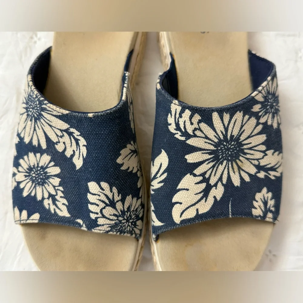 BASS Women’s Holiday Hawaiian Floral Blue Espadrille Slides Size 7M Vintage Y2K